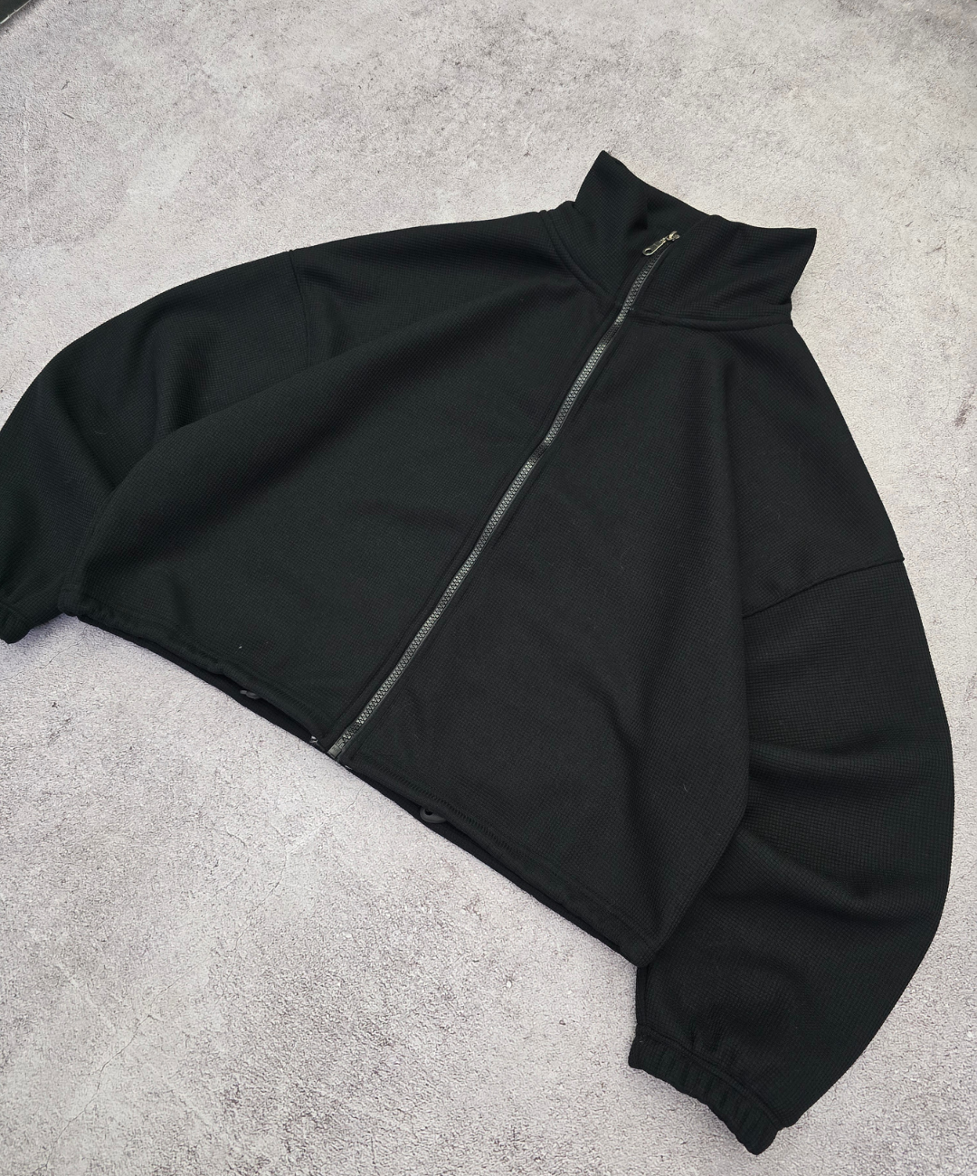 CAMPERA POLAR CROP NEGRO