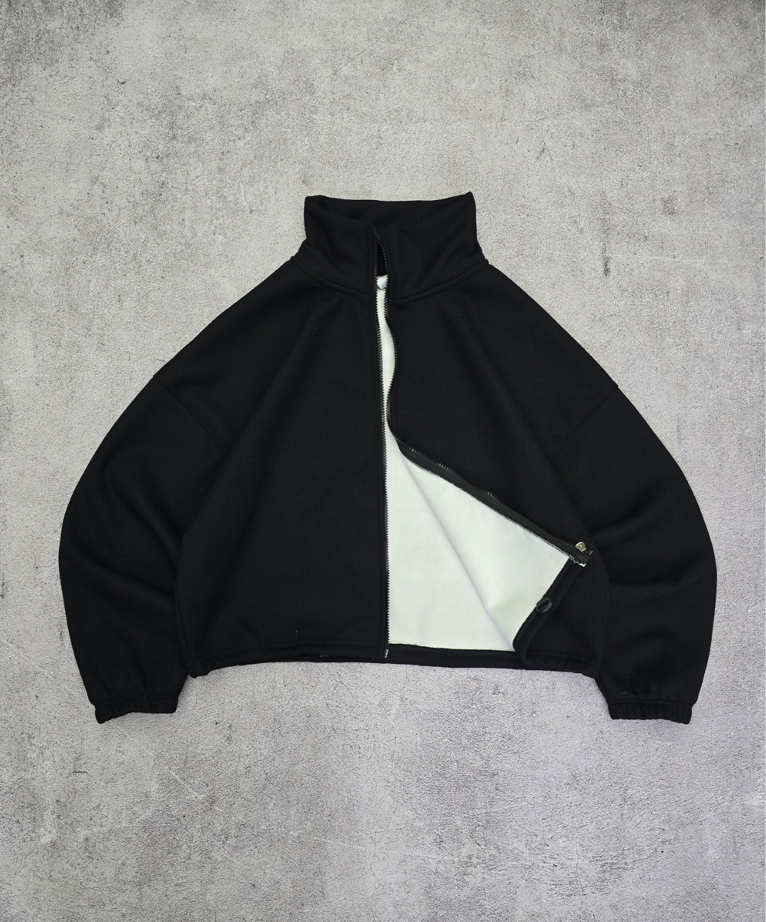 CAMPERA POLAR CROP NEGRO