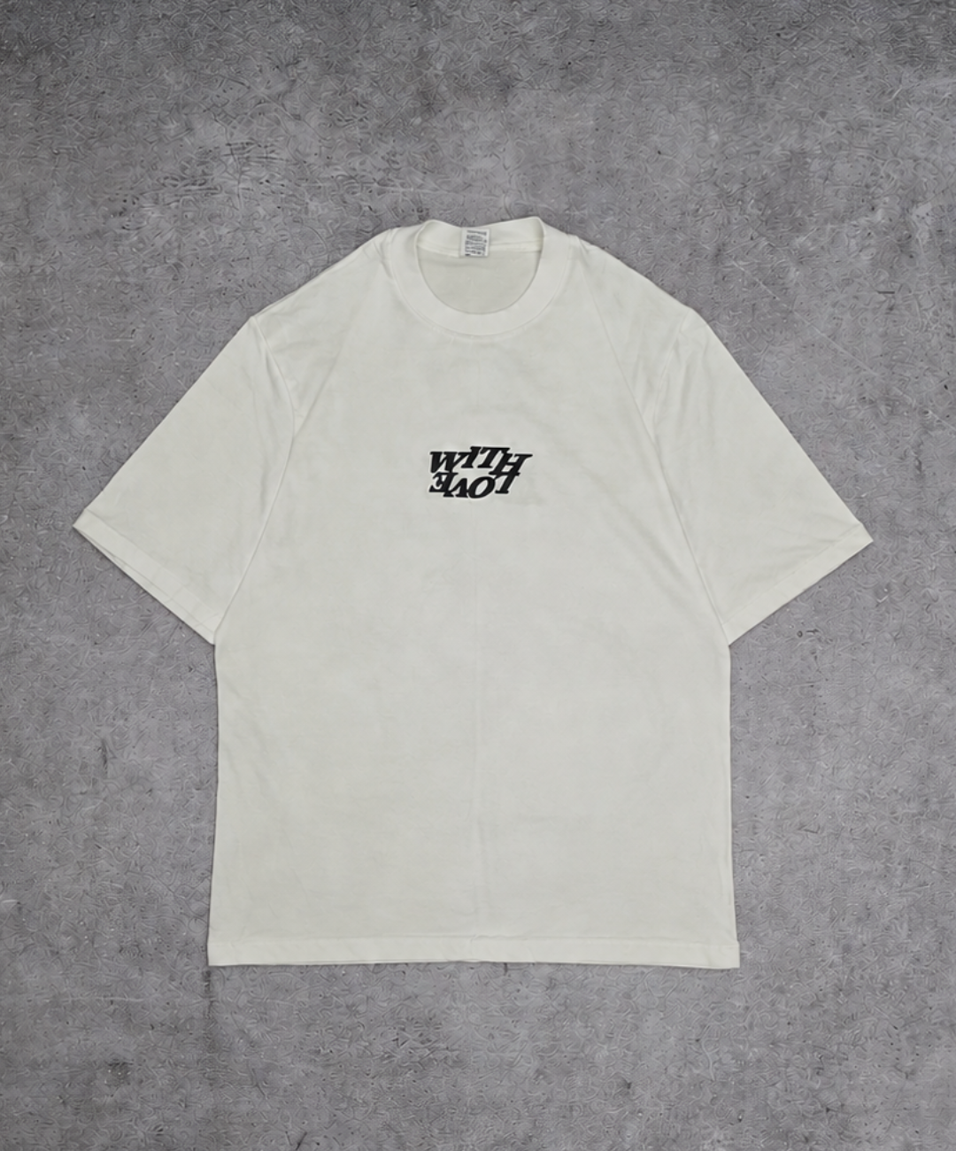 remera over ‘with love’ natural remera over ‘with love’ natural